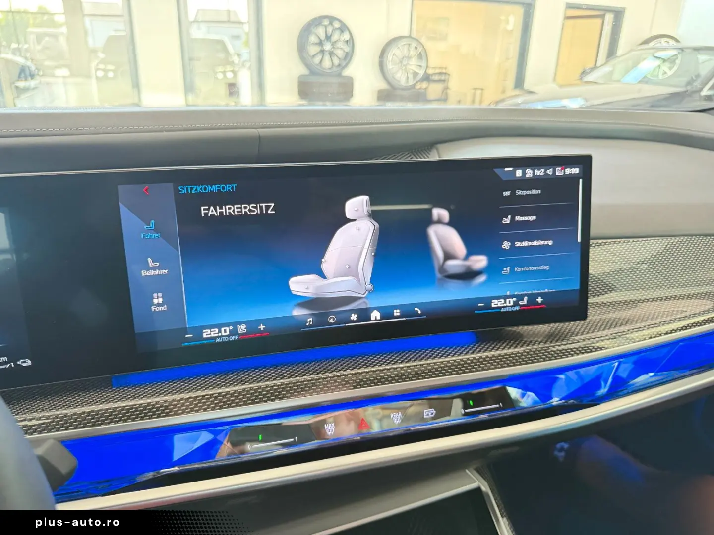 BMW M760e xDrive Two Tone Individual 3xTV SkyLounge