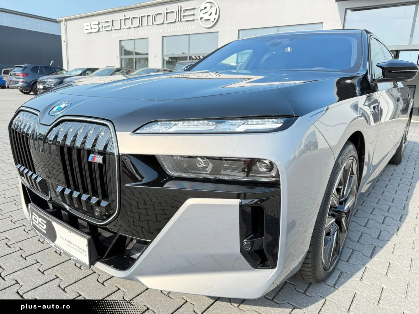 BMW M760e xDrive Two Tone Individual 3xTV SkyLounge