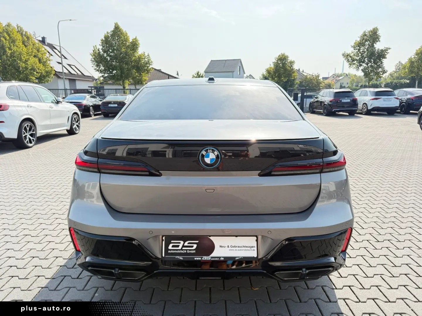 BMW M760e xDrive Two Tone Individual 3xTV SkyLounge