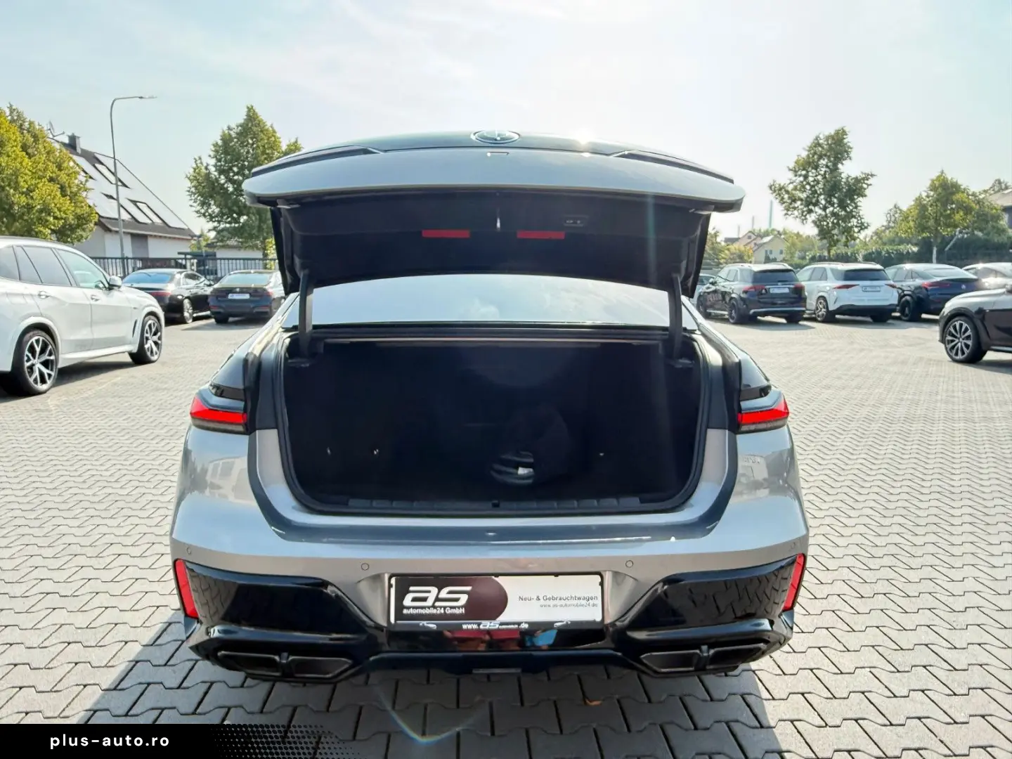 BMW M760e xDrive Two Tone Individual 3xTV SkyLounge