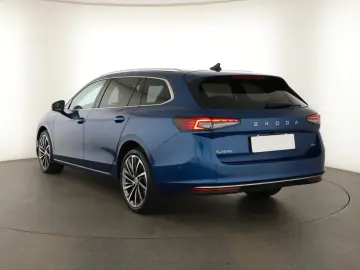 SKODA Superb 2.0 TDI 2024 Laurin & Klement  4X4