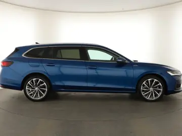 SKODA Superb 2.0 TDI 2024 Laurin & Klement  4X4