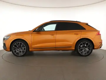 AUDI Q8 50 TDI 2023 S-Line  Automatik  Scheckheft