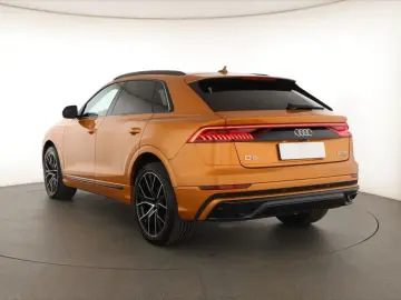 AUDI Q8 50 TDI 2023 S-Line  Automatik  Scheckheft