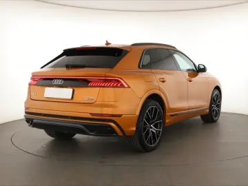 AUDI Q8 50 TDI 2023 S-Line  Automatik  Scheckheft