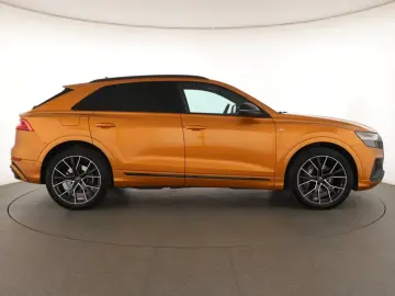 AUDI Q8 50 TDI 2023 S-Line  Automatik  Scheckheft