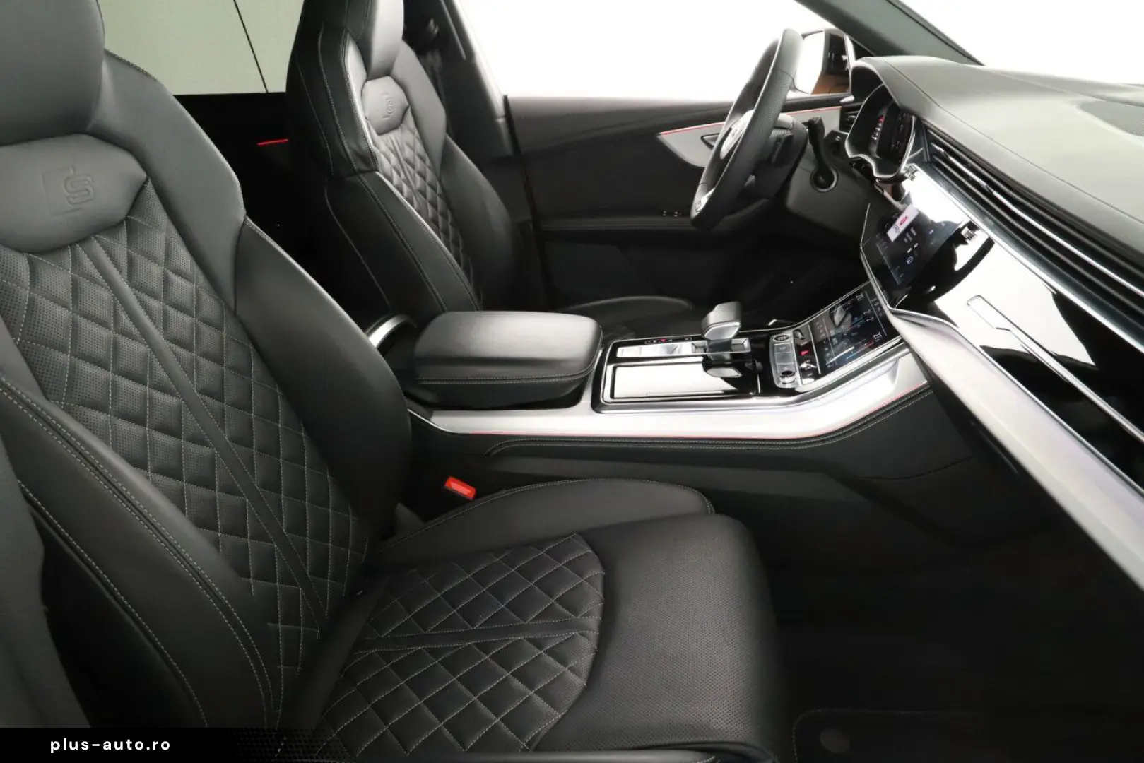 AUDI Q8 50 TDI 2023 S-Line  Automatik  Scheckheft