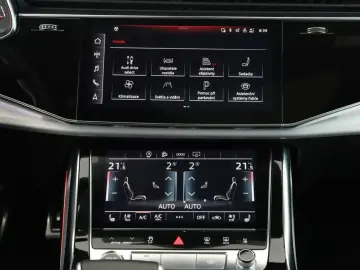 AUDI Q8 50 TDI 2023 S-Line  Automatik  Scheckheft