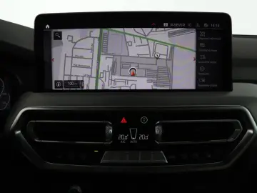 BMW X3 xDrive30e 2023   Automatik  Scheckheft