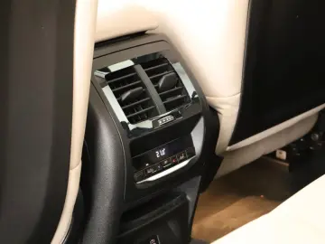 BMW X3 xDrive30e 2023   Automatik  Scheckheft