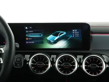 MERCEDES-BENZ CLA 220 4MATIC 2024 AMG  4X4  Automatik