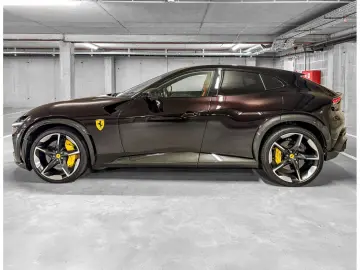 FERRARI Purosangue V12 NO VAT NERO PUROSANGUE CARBON FUL