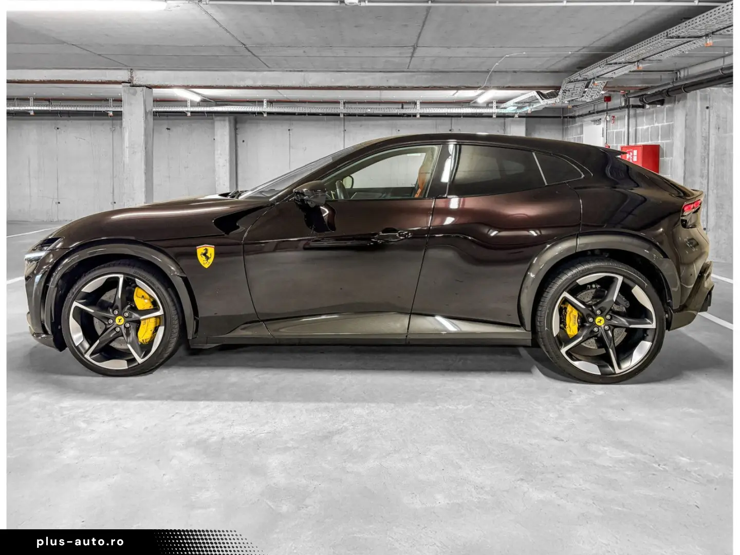 FERRARI Purosangue V12 NO VAT NERO PUROSANGUE CARBON FUL