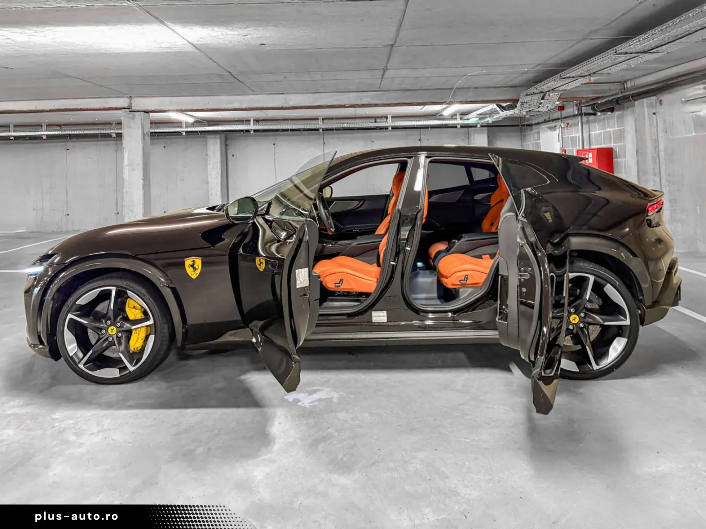 FERRARI Purosangue V12 NO VAT NERO PUROSANGUE CARBON FUL