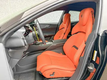 FERRARI Purosangue V12 NO VAT NERO PUROSANGUE CARBON FUL