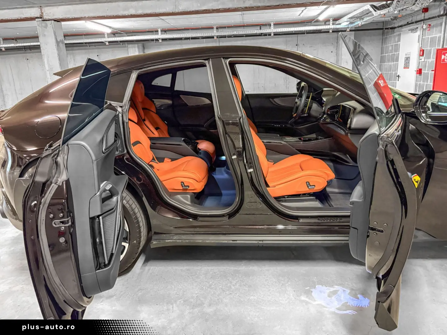 FERRARI Purosangue V12 NO VAT NERO PUROSANGUE CARBON FUL