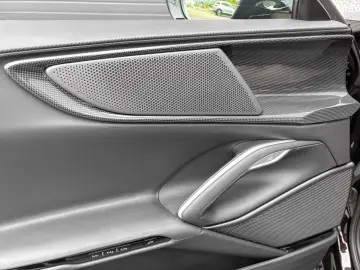 FERRARI Purosangue V12 NO VAT NERO PUROSANGUE CARBON FUL