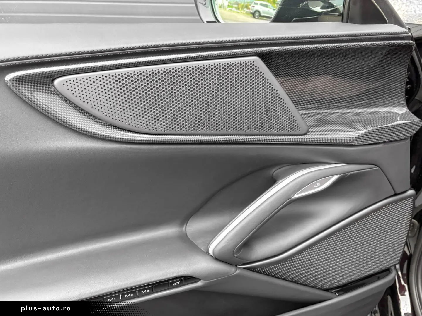 FERRARI Purosangue V12 NO VAT NERO PUROSANGUE CARBON FUL