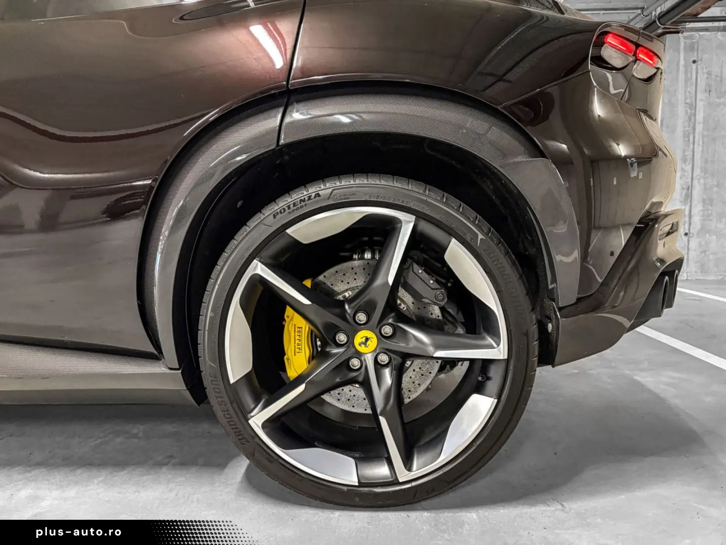 FERRARI Purosangue V12 NO VAT NERO PUROSANGUE CARBON FUL