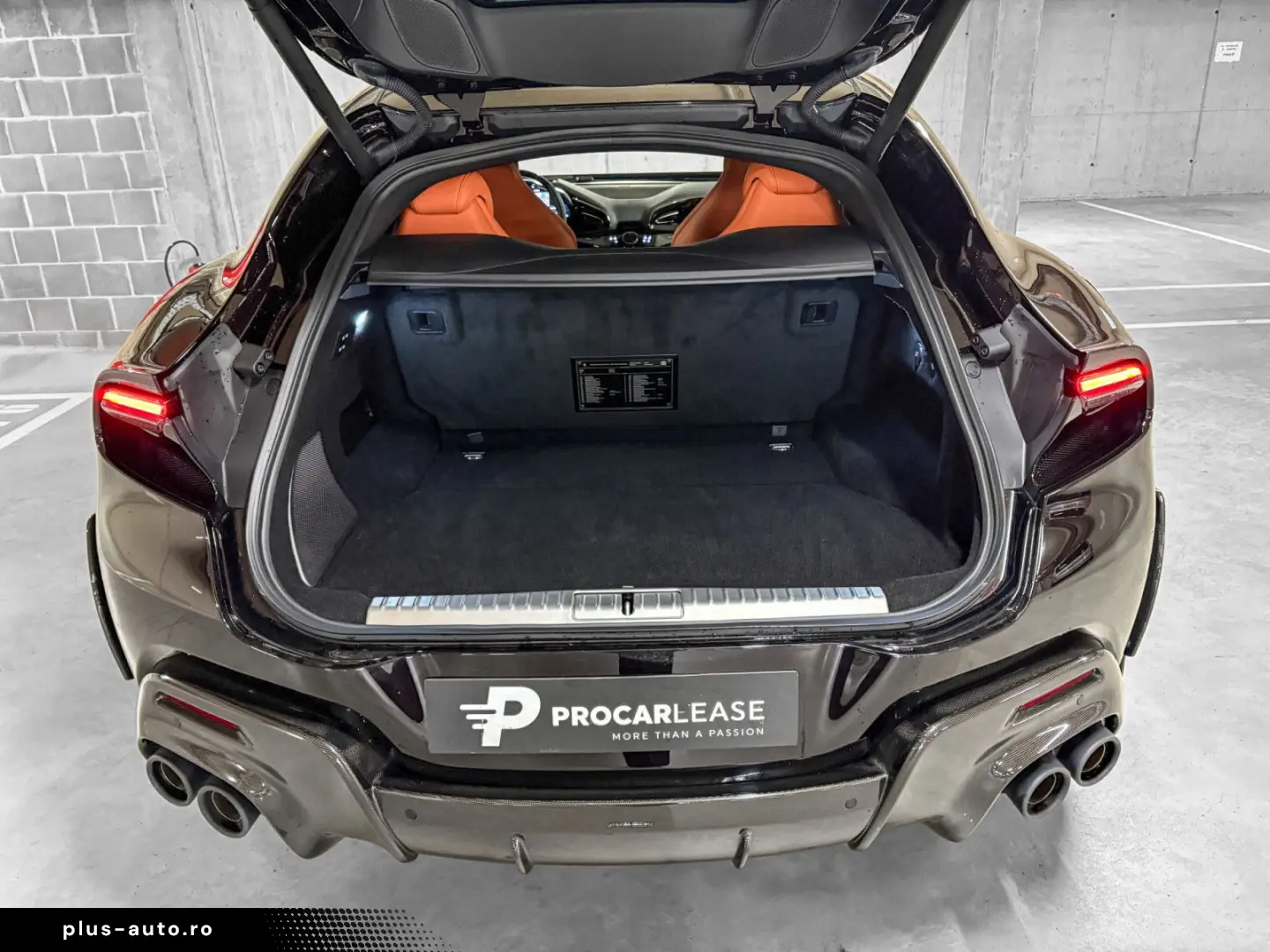 FERRARI Purosangue V12 NO VAT NERO PUROSANGUE CARBON FUL