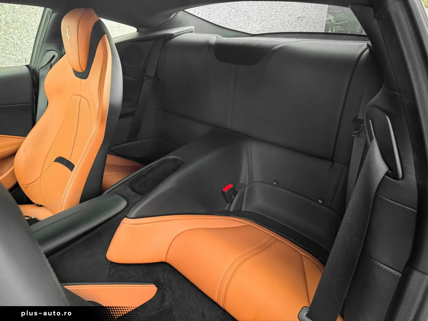 FERRARI Roma 20_ACC_CARBON_360 _MATRIX_ FULL