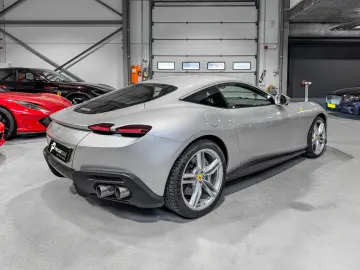 FERRARI Roma 20_ACC_CARBON_360 _MATRIX_ FULL