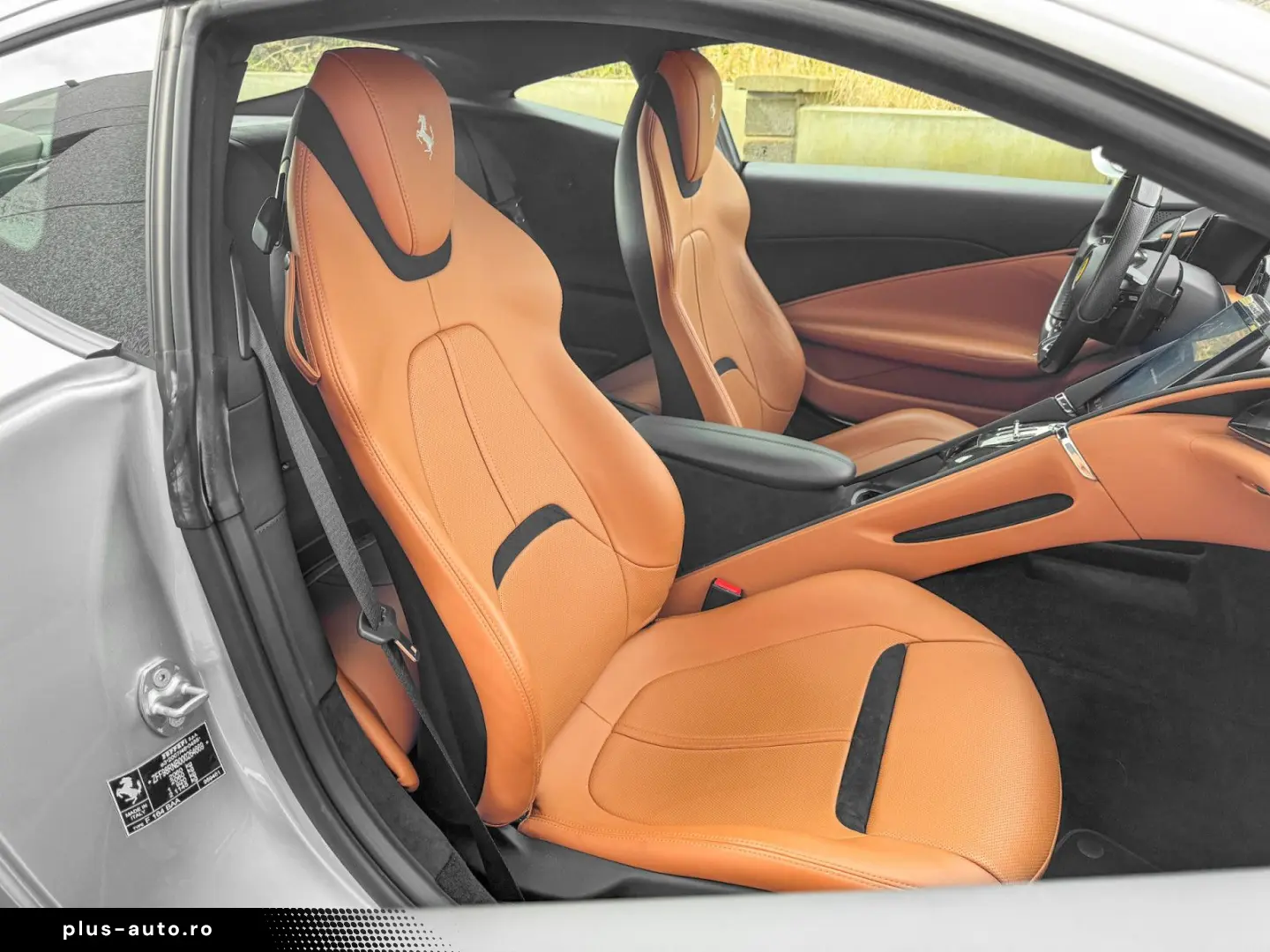 FERRARI Roma 20_ACC_CARBON_360 _MATRIX_ FULL