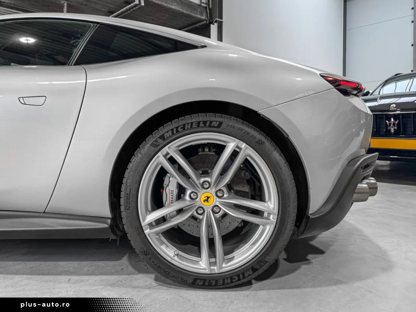 FERRARI Roma 20_ACC_CARBON_360 _MATRIX_ FULL