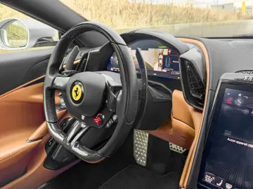 FERRARI Roma 20_ACC_CARBON_360 _MATRIX_ FULL