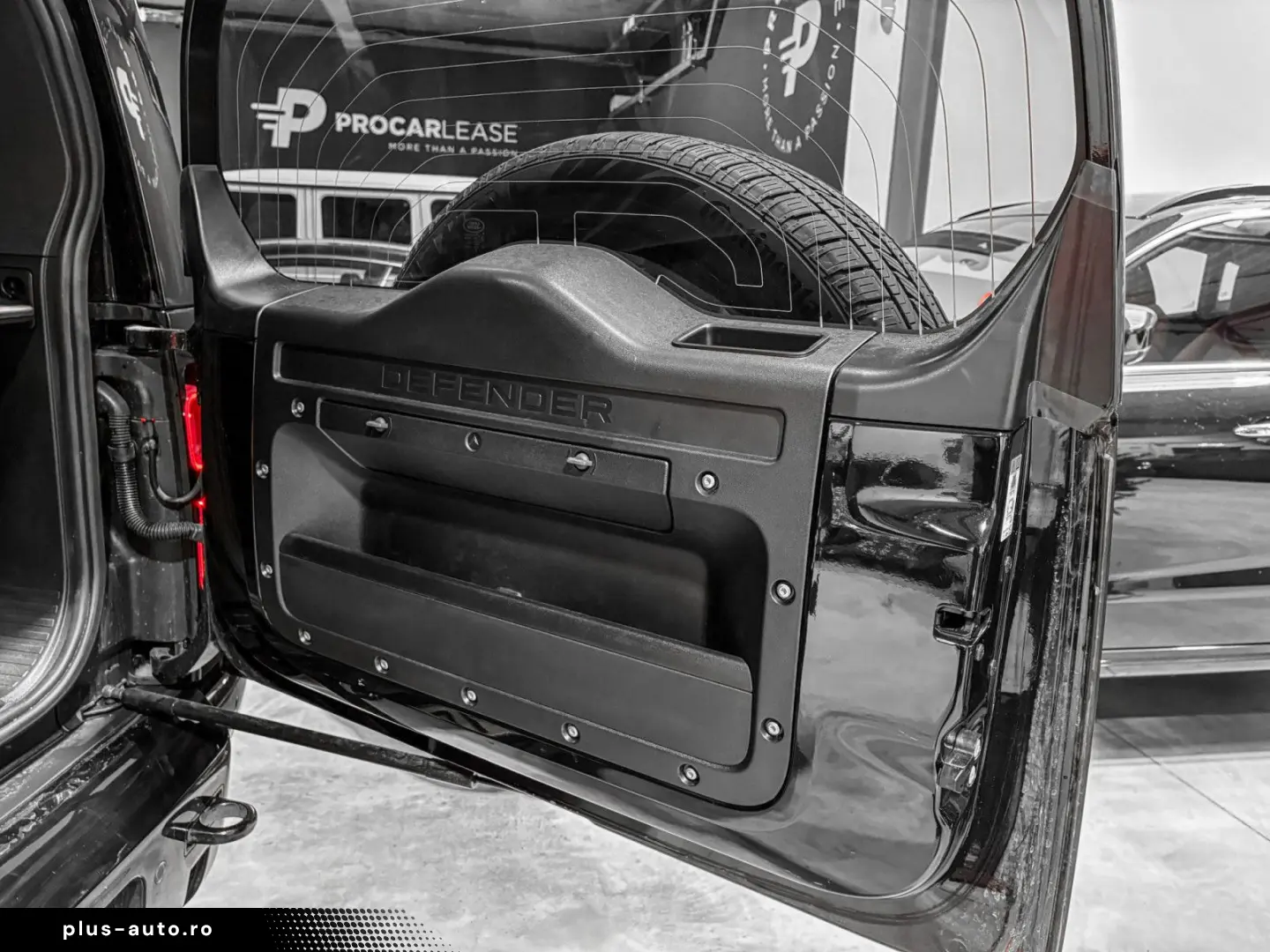 LAND ROVER Defender DEFENDER 110 D250X-DYNAMIC SE AWD MY25