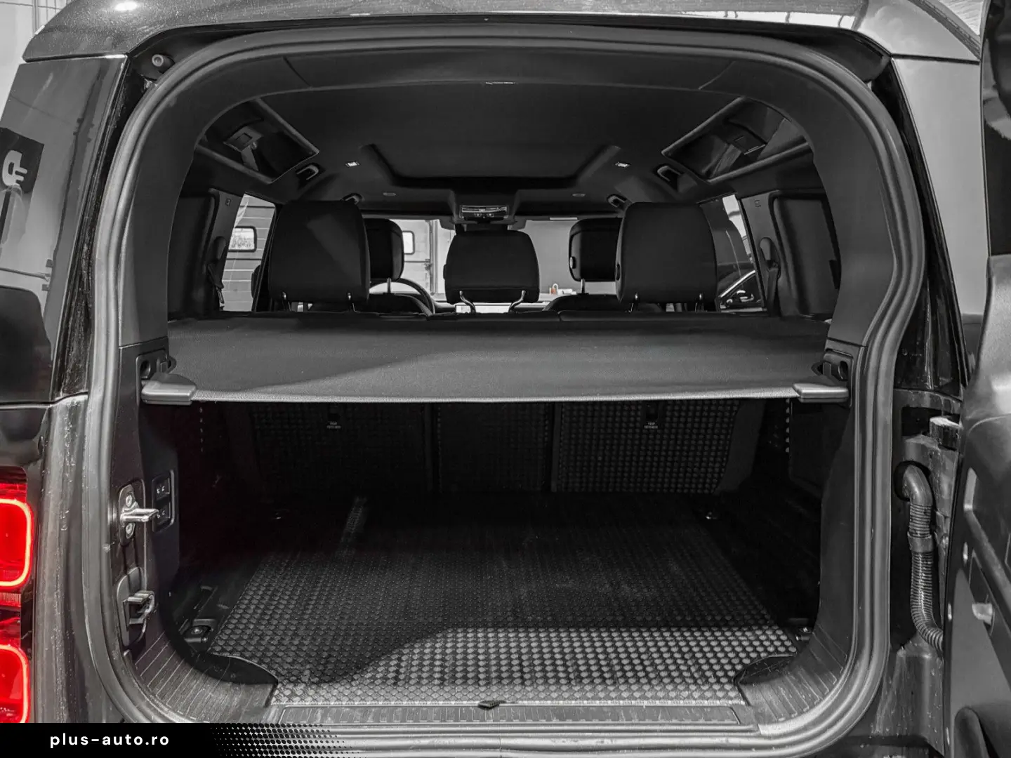 LAND ROVER Defender DEFENDER 110 D250X-DYNAMIC SE AWD MY25