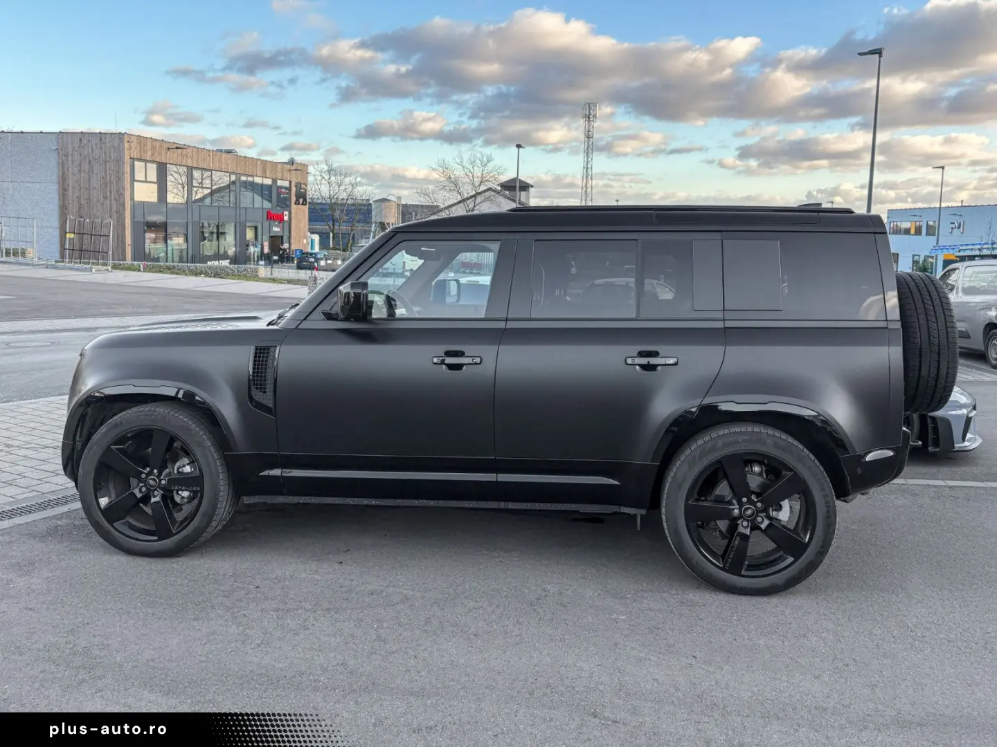 LAND ROVER Defender DEFENDER 110 D250X-DYNAMIC SE AWD MY25