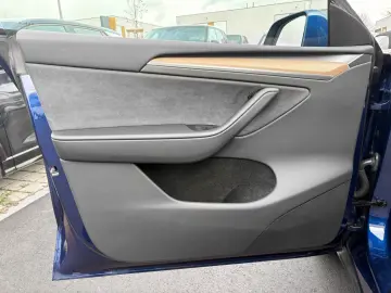 TESLA Model Y MODEL Y GRANDE AUTONOMIE