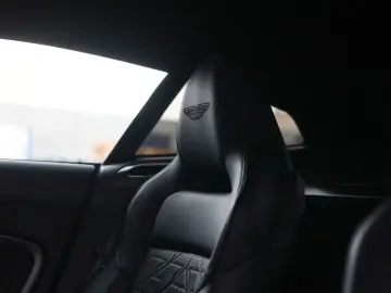 ASTON MARTIN Vanquish 5.2 V12   Q Epsilon Black - B&W