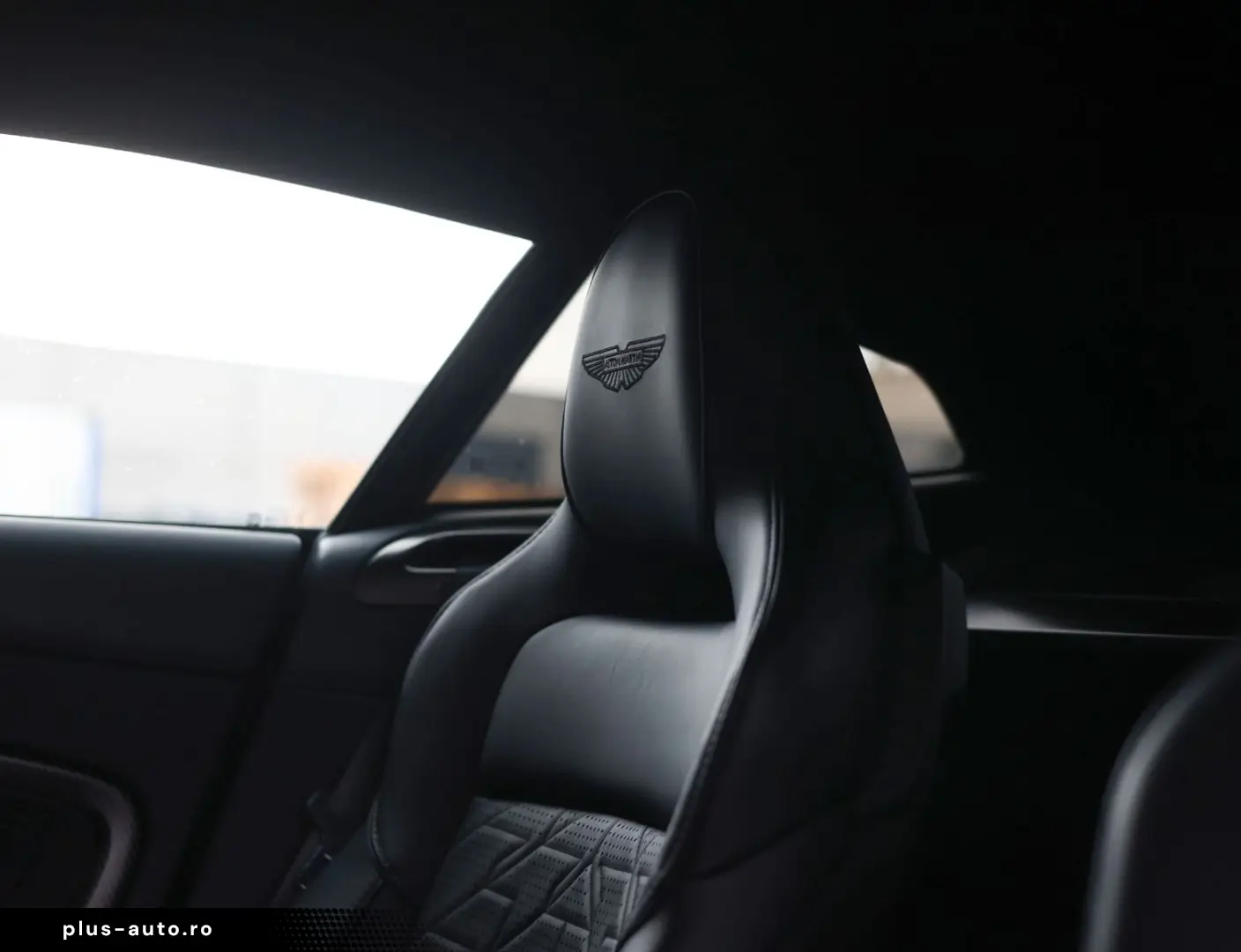 ASTON MARTIN Vanquish 5.2 V12   Q Epsilon Black - B&W