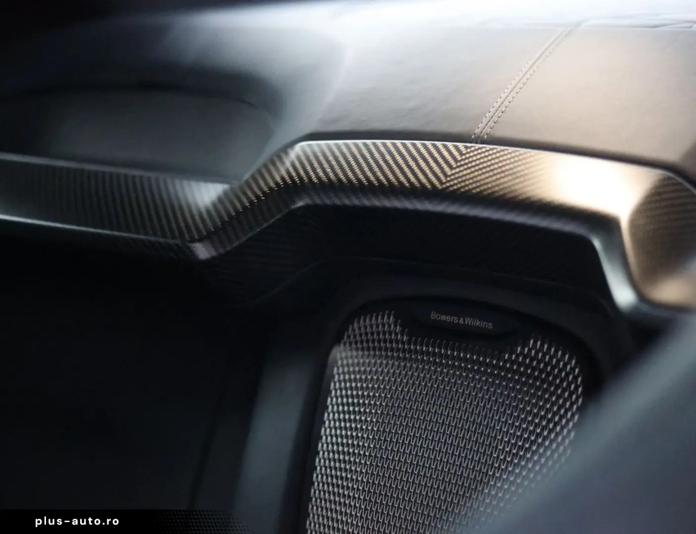 ASTON MARTIN Vanquish 5.2 V12   Q Epsilon Black - B&W