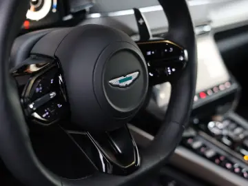 ASTON MARTIN Vanquish 5.2 V12   Q Epsilon Black - B&W