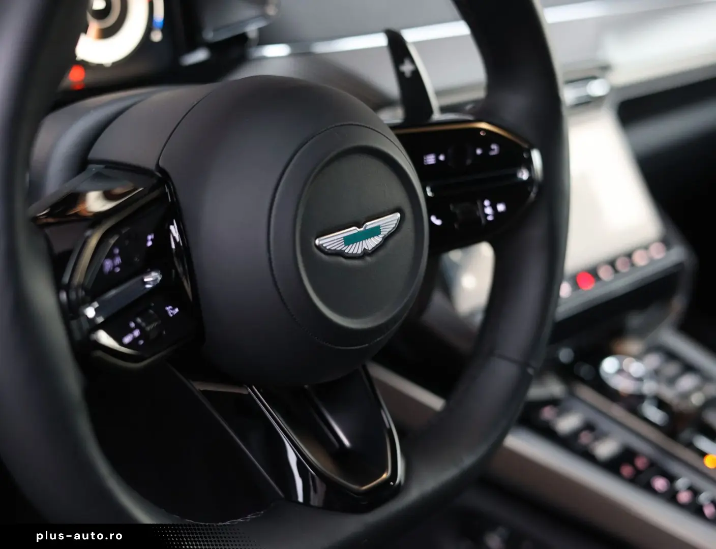 ASTON MARTIN Vanquish 5.2 V12   Q Epsilon Black - B&W