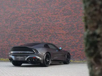 ASTON MARTIN Vanquish 5.2 V12   Q Epsilon Black - B&W