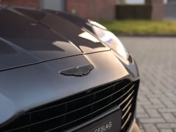 ASTON MARTIN Vanquish 5.2 V12   Q Epsilon Black - B&W