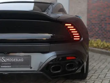 ASTON MARTIN Vanquish 5.2 V12   Q Epsilon Black - B&W