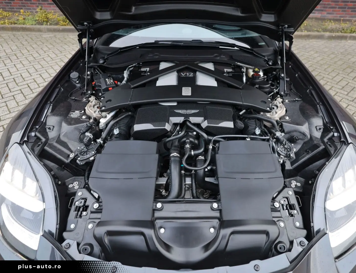 ASTON MARTIN Vanquish 5.2 V12   Q Epsilon Black - B&W