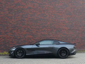 ASTON MARTIN Vanquish 5.2 V12   Q Epsilon Black - B&W