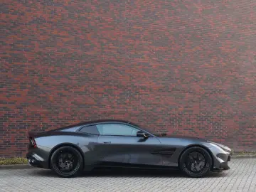 ASTON MARTIN Vanquish 5.2 V12   Q Epsilon Black - B&W