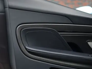 ASTON MARTIN Vanquish 5.2 V12   Q Epsilon Black - B&W