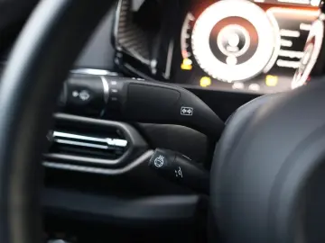 ASTON MARTIN Vanquish 5.2 V12   Q Epsilon Black - B&W