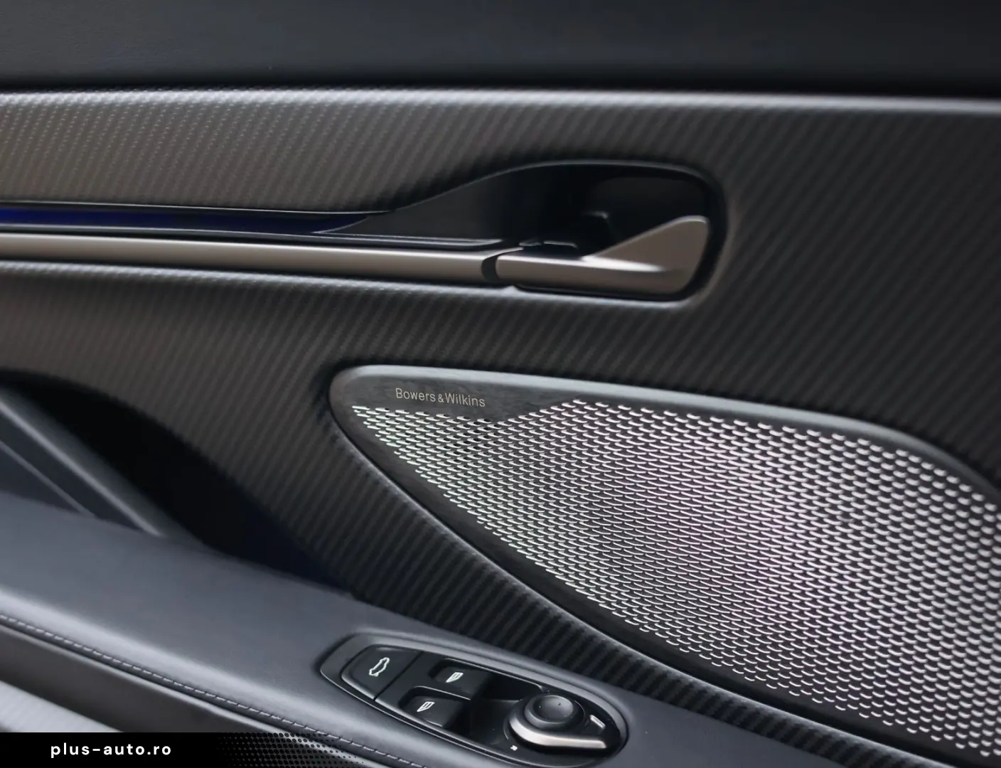 ASTON MARTIN Vanquish 5.2 V12   Q Epsilon Black - B&W