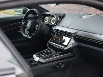 ASTON MARTIN Vanquish 5.2 V12   Q Epsilon Black - B&W