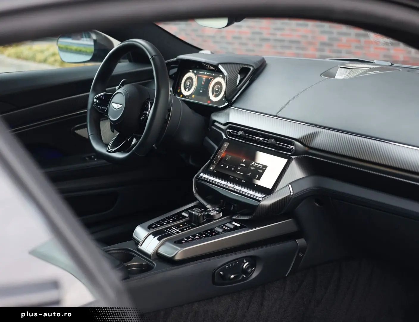 ASTON MARTIN Vanquish 5.2 V12   Q Epsilon Black - B&W