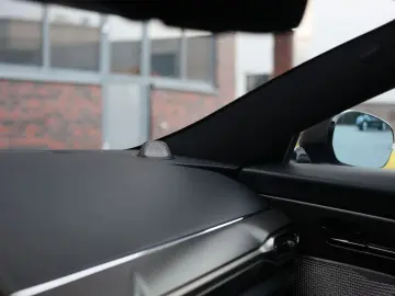 ASTON MARTIN Vanquish 5.2 V12   Q Epsilon Black - B&W